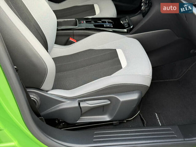 Зеленый Опель Mokka-e, объемом двигателя 0 л и пробегом 18 тыс. км за 16900 $, фото 7 на Automoto.ua