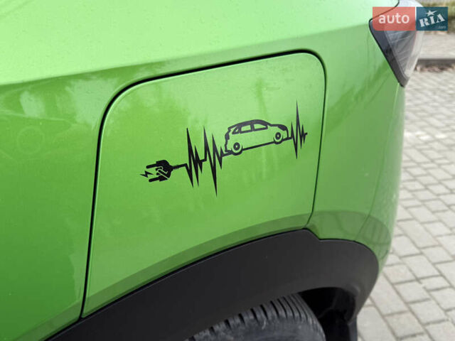 Зелений Опель Mokka-e, об'ємом двигуна 0 л та пробігом 60 тис. км за 16799 $, фото 27 на Automoto.ua