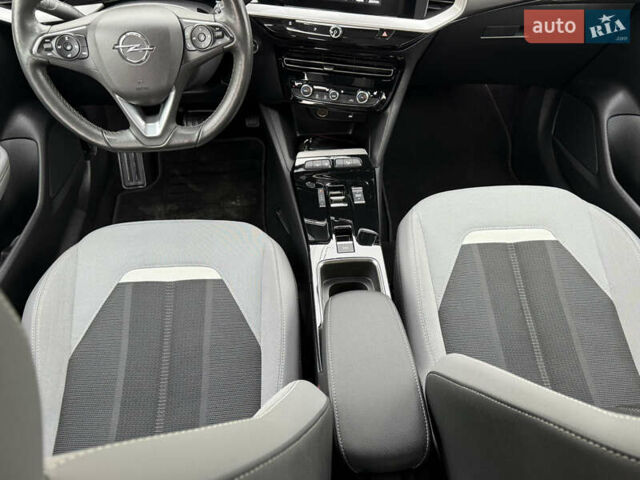 Зелений Опель Mokka-e, об'ємом двигуна 0 л та пробігом 60 тис. км за 16799 $, фото 92 на Automoto.ua