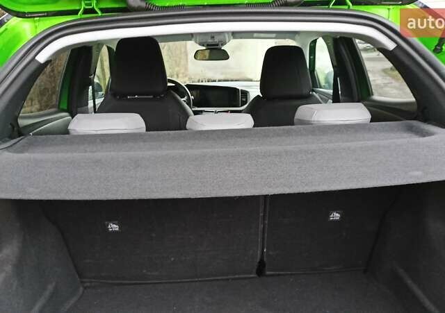 Зеленый Опель Mokka-e, объемом двигателя 0 л и пробегом 12 тыс. км за 17500 $, фото 19 на Automoto.ua