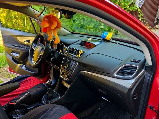 Красный Опель Mokka, объемом двигателя 1.4 л и пробегом 80 тыс. км за 13500 $, фото 5 на Automoto.ua