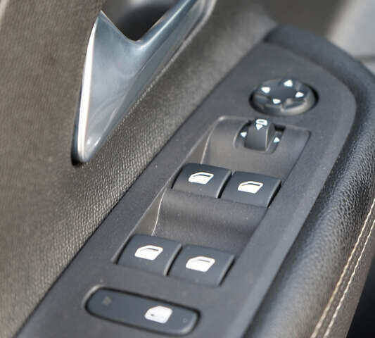 Красный Опель Mokka, объемом двигателя 1.2 л и пробегом 71 тыс. км за 20500 $, фото 11 на Automoto.ua