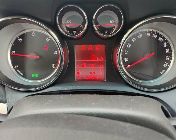 Серый Опель Mokka, объемом двигателя 1.69 л и пробегом 254 тыс. км за 12200 $, фото 3 на Automoto.ua