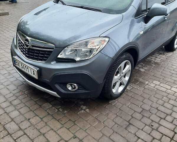Серый Опель Mokka, объемом двигателя 1.69 л и пробегом 169 тыс. км за 10500 $, фото 4 на Automoto.ua