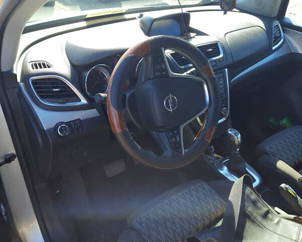 Серый Опель Mokka, объемом двигателя 1.69 л и пробегом 180 тыс. км за 12500 $, фото 5 на Automoto.ua