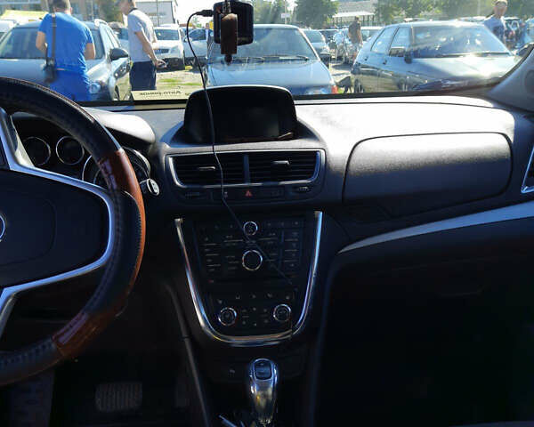Серый Опель Mokka, объемом двигателя 1.69 л и пробегом 180 тыс. км за 12500 $, фото 4 на Automoto.ua