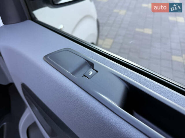 Белый Опель Vivaro-e, объемом двигателя 0 л и пробегом 50 тыс. км за 20878 $, фото 42 на Automoto.ua