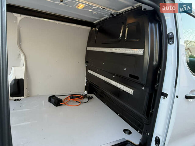 Белый Опель Vivaro-e, объемом двигателя 0 л и пробегом 50 тыс. км за 20878 $, фото 37 на Automoto.ua