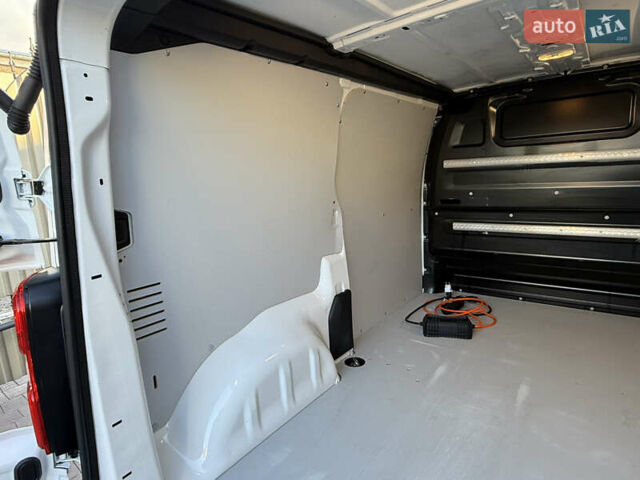 Белый Опель Vivaro-e, объемом двигателя 0 л и пробегом 50 тыс. км за 20878 $, фото 34 на Automoto.ua