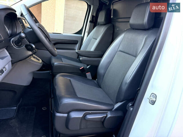 Белый Опель Vivaro-e, объемом двигателя 0 л и пробегом 50 тыс. км за 20878 $, фото 18 на Automoto.ua