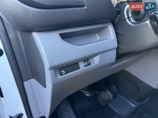 Белый Опель Vivaro-e, объемом двигателя 0 л и пробегом 50 тыс. км за 20878 $, фото 20 на Automoto.ua