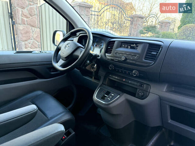 Белый Опель Vivaro-e, объемом двигателя 0 л и пробегом 50 тыс. км за 20878 $, фото 45 на Automoto.ua