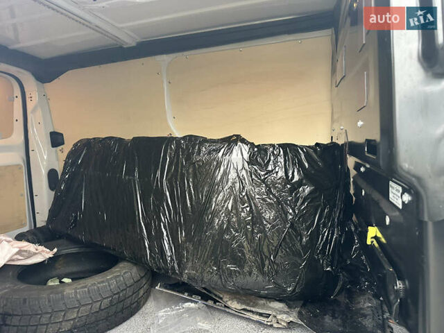 Белый Опель Vivaro-e, объемом двигателя 0 л и пробегом 44 тыс. км за 14500 $, фото 5 на Automoto.ua