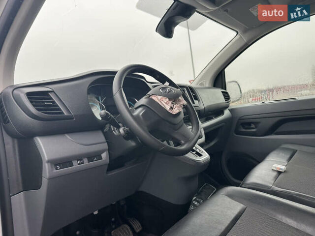 Белый Опель Vivaro-e, объемом двигателя 0 л и пробегом 44 тыс. км за 14500 $, фото 9 на Automoto.ua