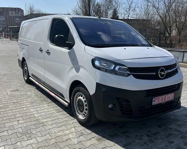 Белый Опель Vivaro-e, объемом двигателя 0 л и пробегом 5 тыс. км за 23900 $, фото 2 на Automoto.ua
