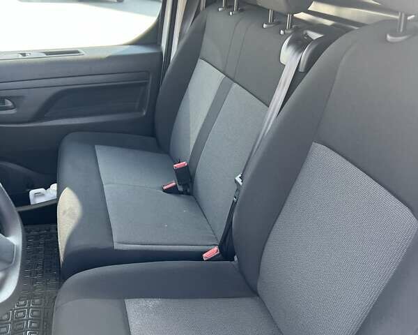 Белый Опель Vivaro-e, объемом двигателя 0 л и пробегом 5 тыс. км за 23900 $, фото 10 на Automoto.ua