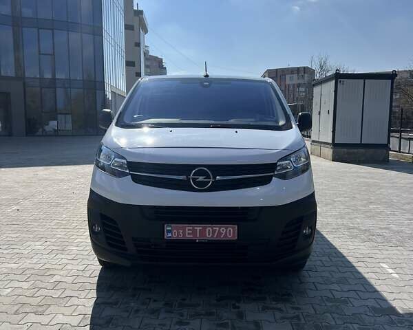 Белый Опель Vivaro-e, объемом двигателя 0 л и пробегом 5 тыс. км за 23900 $, фото 1 на Automoto.ua