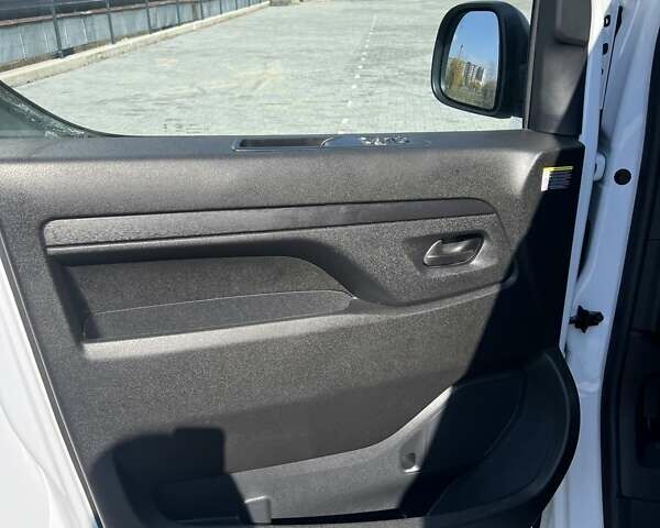 Белый Опель Vivaro-e, объемом двигателя 0 л и пробегом 5 тыс. км за 23900 $, фото 8 на Automoto.ua