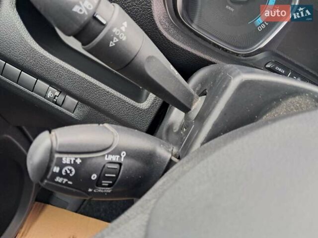 Білий Опель Vivaro-e, об'ємом двигуна 0 л та пробігом 7 тис. км за 22500 $, фото 26 на Automoto.ua