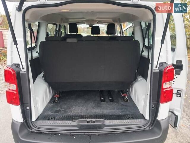 Білий Опель Vivaro-e, об'ємом двигуна 0 л та пробігом 7 тис. км за 22500 $, фото 33 на Automoto.ua