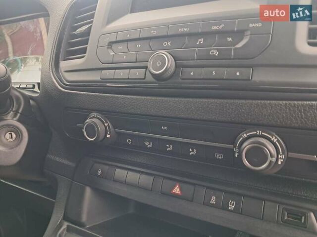 Білий Опель Vivaro-e, об'ємом двигуна 0 л та пробігом 7 тис. км за 22500 $, фото 21 на Automoto.ua