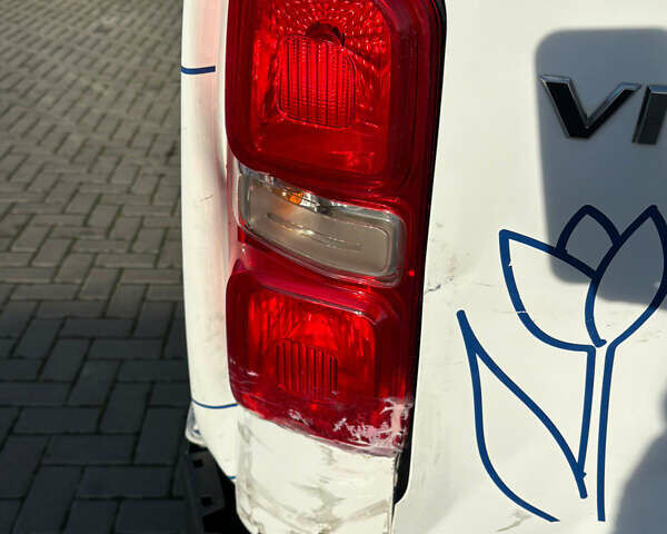 Белый Опель Vivaro-e, объемом двигателя 0 л и пробегом 31 тыс. км за 25900 $, фото 12 на Automoto.ua