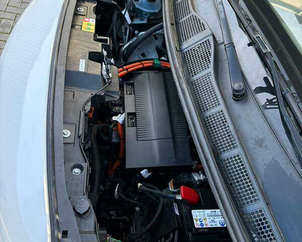 Белый Опель Vivaro-e, объемом двигателя 0 л и пробегом 31 тыс. км за 25900 $, фото 16 на Automoto.ua