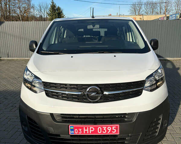 Белый Опель Vivaro-e, объемом двигателя 0 л и пробегом 31 тыс. км за 25900 $, фото 2 на Automoto.ua