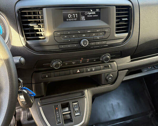 Белый Опель Vivaro-e, объемом двигателя 0 л и пробегом 31 тыс. км за 25900 $, фото 29 на Automoto.ua