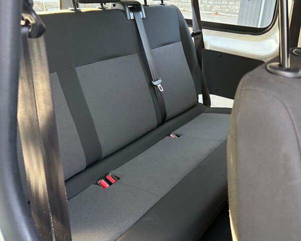 Белый Опель Vivaro-e, объемом двигателя 0 л и пробегом 31 тыс. км за 25900 $, фото 24 на Automoto.ua