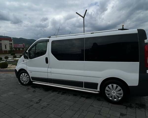 Белый Опель Vivaro-e, объемом двигателя 2 л и пробегом 310 тыс. км за 12300 $, фото 5 на Automoto.ua