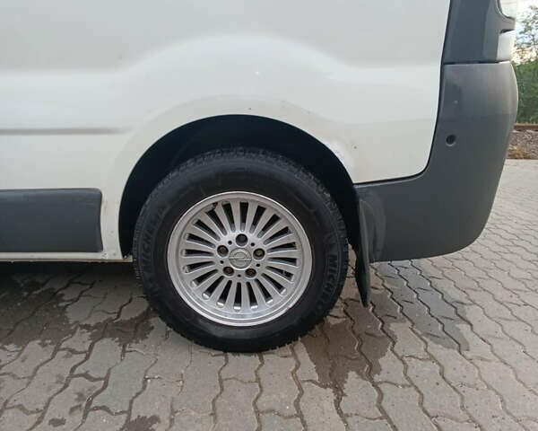 Белый Опель Vivaro-e, объемом двигателя 0 л и пробегом 389 тыс. км за 7200 $, фото 5 на Automoto.ua