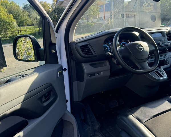 Білий Опель Vivaro-e, об'ємом двигуна 0 л та пробігом 11 тис. км за 19999 $, фото 12 на Automoto.ua