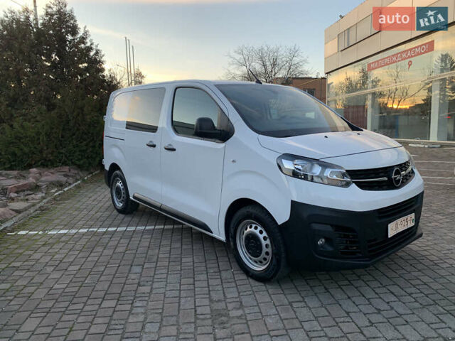 Белый Опель Vivaro-e, объемом двигателя 0 л и пробегом 27 тыс. км за 18700 $, фото 5 на Automoto.ua
