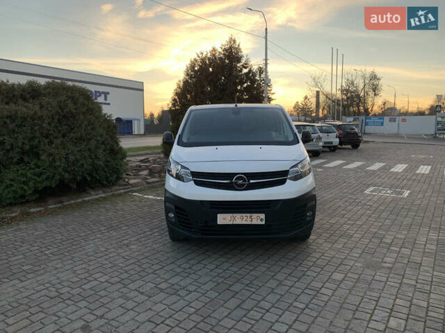 Белый Опель Vivaro-e, объемом двигателя 0 л и пробегом 27 тыс. км за 18700 $, фото 4 на Automoto.ua
