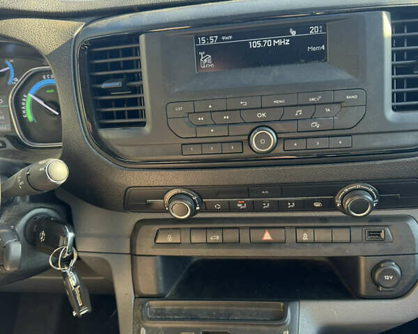Білий Опель Vivaro-e, об'ємом двигуна 0 л та пробігом 11 тис. км за 19999 $, фото 14 на Automoto.ua