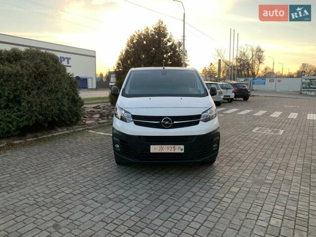 Белый Опель Vivaro-e, объемом двигателя 0 л и пробегом 27 тыс. км за 18700 $, фото 3 на Automoto.ua
