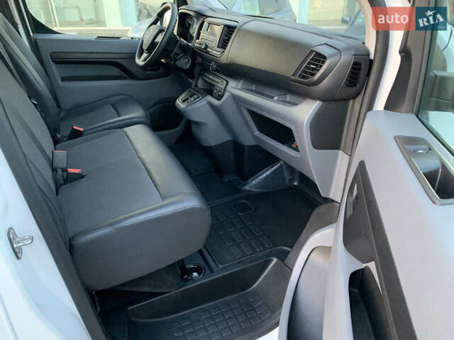 Белый Опель Vivaro-e, объемом двигателя 0 л и пробегом 27 тыс. км за 18700 $, фото 33 на Automoto.ua