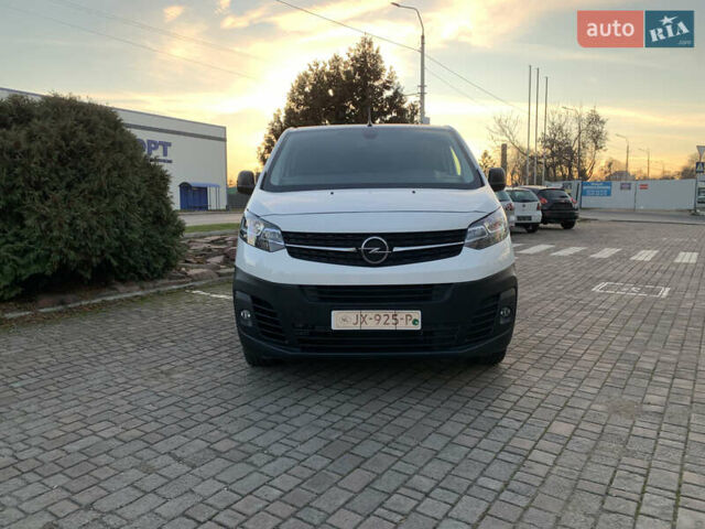 Белый Опель Vivaro-e, объемом двигателя 0 л и пробегом 27 тыс. км за 18700 $, фото 2 на Automoto.ua