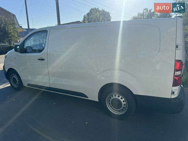 Білий Опель Vivaro-e, об'ємом двигуна 0 л та пробігом 11 тис. км за 19999 $, фото 7 на Automoto.ua