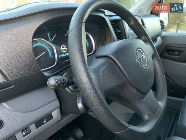 Белый Опель Vivaro-e, объемом двигателя 0 л и пробегом 27 тыс. км за 18700 $, фото 30 на Automoto.ua