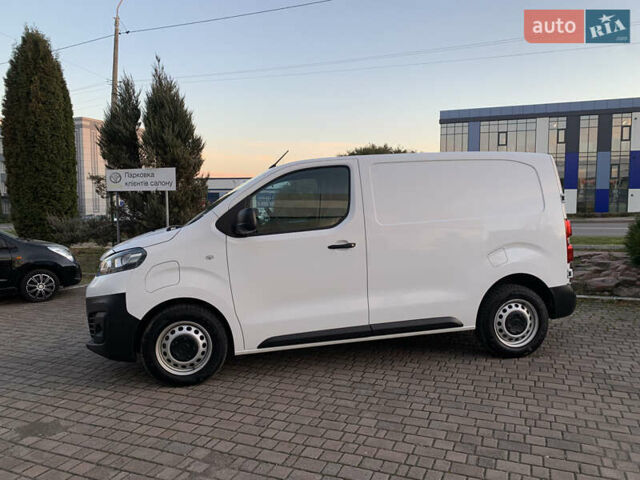 Белый Опель Vivaro-e, объемом двигателя 0 л и пробегом 27 тыс. км за 18700 $, фото 19 на Automoto.ua