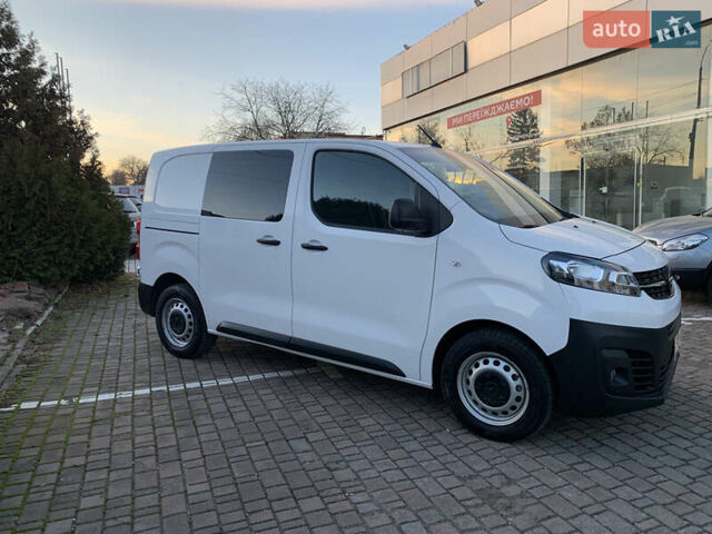 Белый Опель Vivaro-e, объемом двигателя 0 л и пробегом 27 тыс. км за 18700 $, фото 6 на Automoto.ua