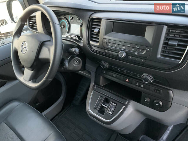 Белый Опель Vivaro-e, объемом двигателя 0 л и пробегом 27 тыс. км за 18700 $, фото 35 на Automoto.ua