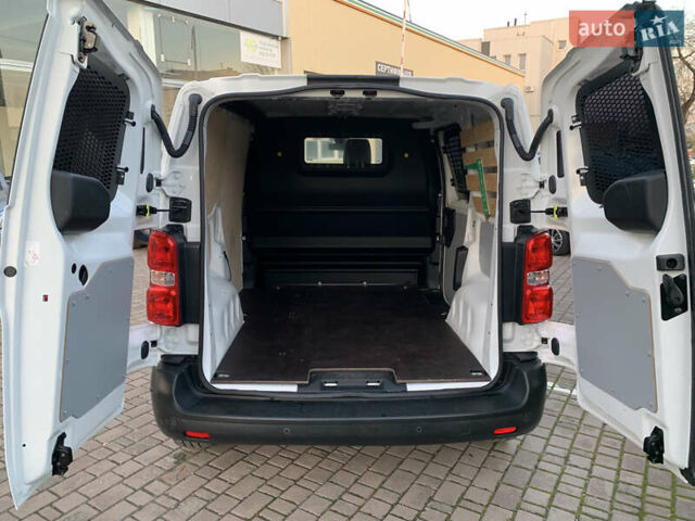 Белый Опель Vivaro-e, объемом двигателя 0 л и пробегом 27 тыс. км за 18700 $, фото 25 на Automoto.ua