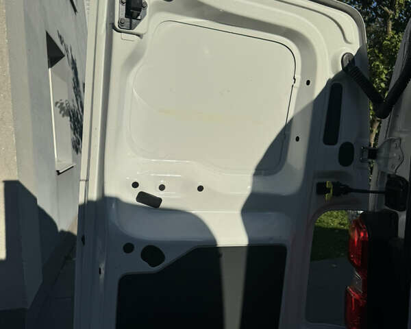 Білий Опель Vivaro-e, об'ємом двигуна 0 л та пробігом 11 тис. км за 19999 $, фото 10 на Automoto.ua