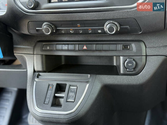 Белый Опель Vivaro-e, объемом двигателя 0 л и пробегом 17 тыс. км за 23900 $, фото 32 на Automoto.ua