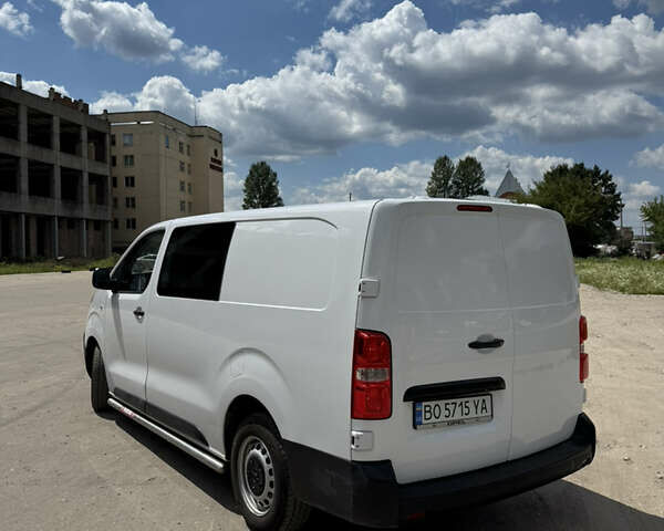 Белый Опель Vivaro-e, объемом двигателя 0 л и пробегом 17 тыс. км за 22700 $, фото 3 на Automoto.ua