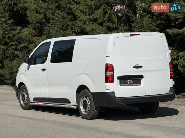 Белый Опель Vivaro-e, объемом двигателя 0 л и пробегом 17 тыс. км за 23900 $, фото 12 на Automoto.ua