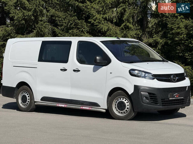 Белый Опель Vivaro-e, объемом двигателя 0 л и пробегом 17 тыс. км за 23900 $, фото 2 на Automoto.ua